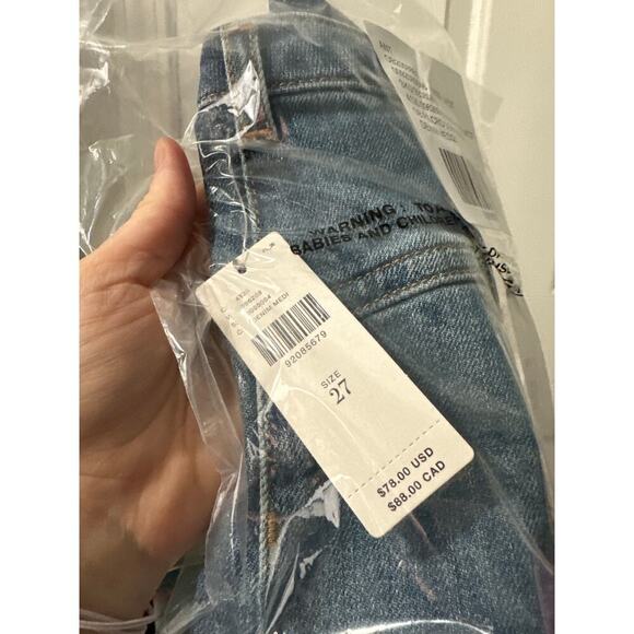 Pilcro Low-Rise Micro Shorts New size 27 - Picture 4 of 5